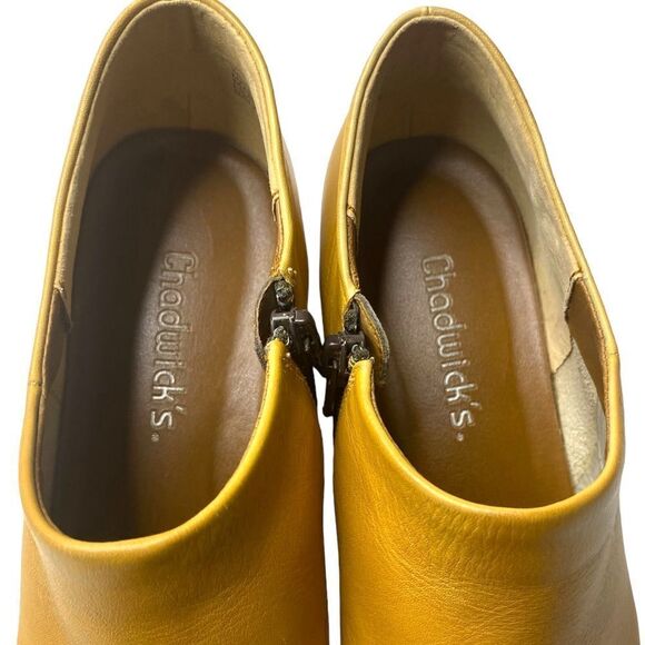 Chadwick's Sz 7.5 Chestnut Tan Faux Leather Chunky 2” Heel Side Zip Ankle Boot - Picture 4 of 7